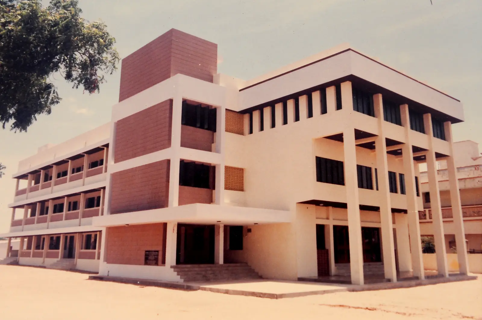 Kalai Kavri Commercial Office